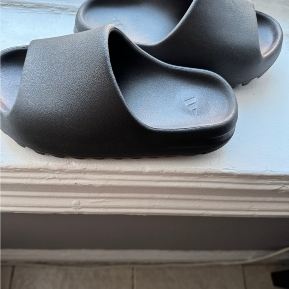 Authentic Yeezy - Picture 7 of 10